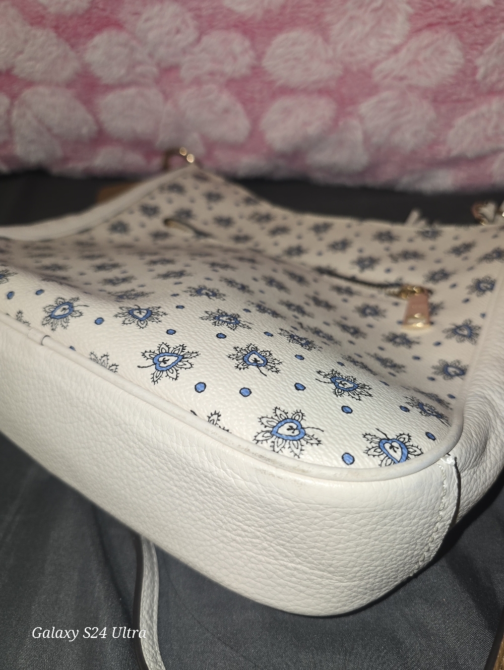 Coach Chaise Crossbody bag featuring a floral signature print - Picture 4 of 5